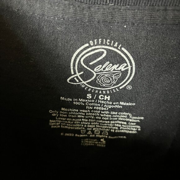 Selena Quintanilla Official Merchandise Black T-Shirt Womens Small Roses Graphic - Picture 13 of 16